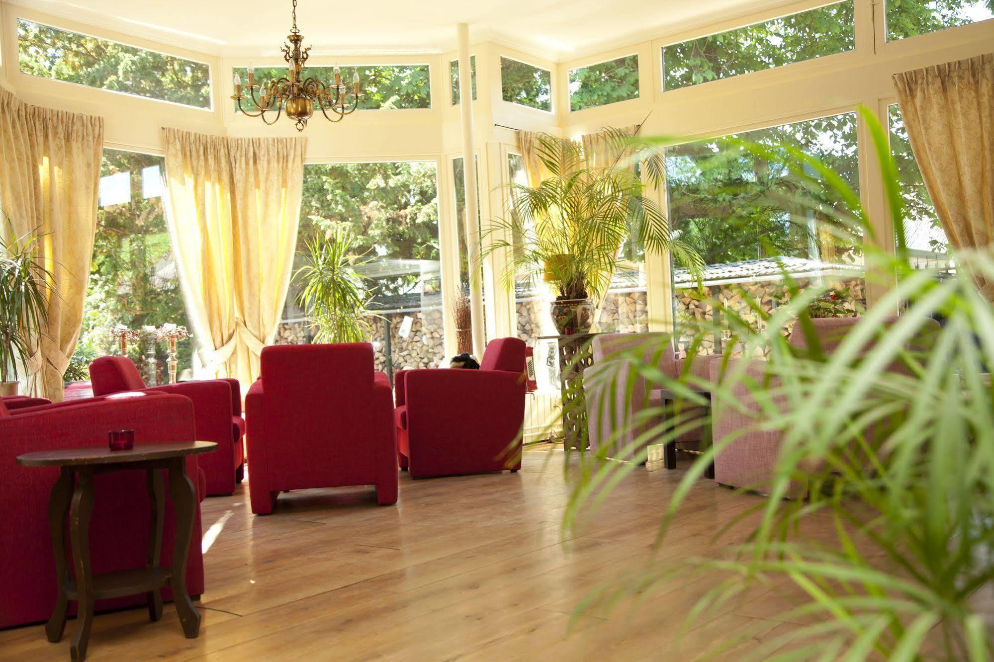 Hotel Restaurant Lunia Oldeberkoop ภายนอก รูปภาพ